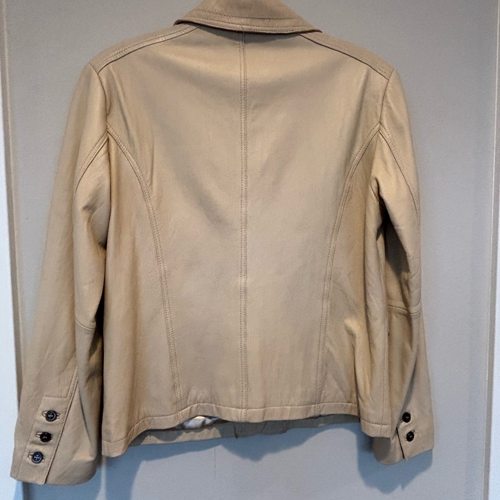 Chico’s Classic Tan Women's leather Jacket Small - Picture 2 of 3